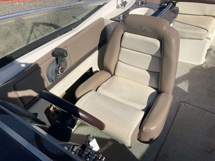 2014-sea-ray-250slx-bowrider-boat-with-t/a-boat-trailer-image-18