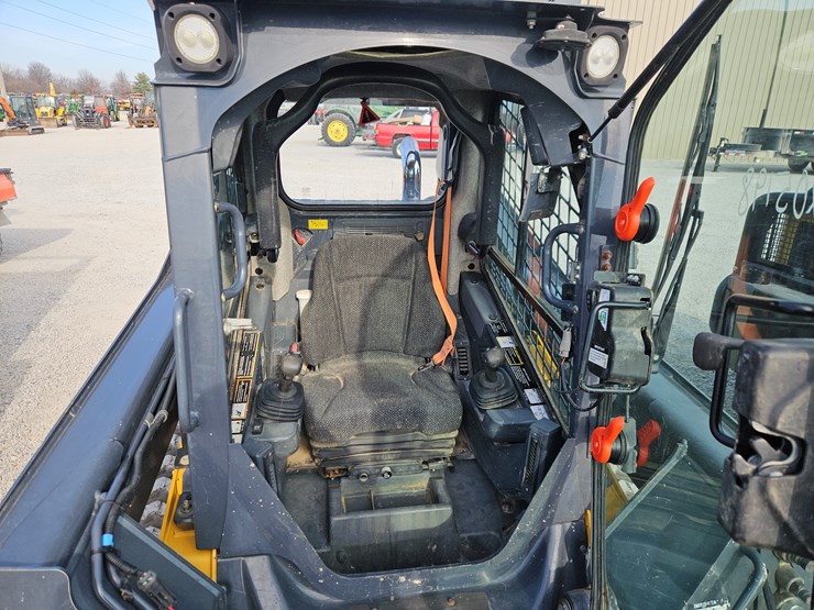 2020-deere-325g-image-7