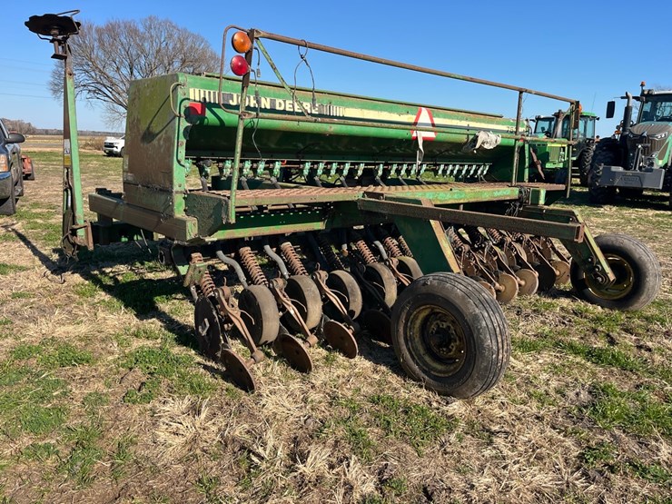 john-deere-750-image-12