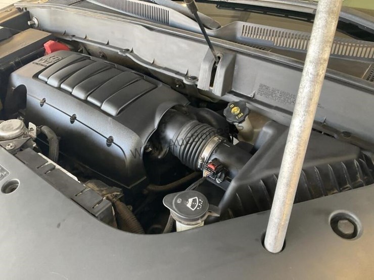 chevrolet-traverse-ls-image-12