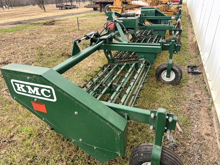 kmc-six-row-peanut-lifter/fluffer-￼-design-for-36–38-rows-image-17