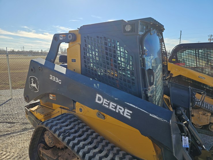 2020-deere-333g-image-23