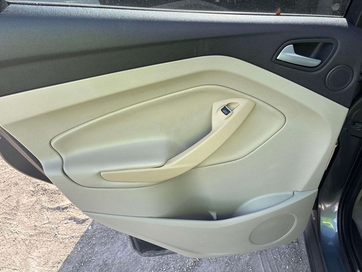 2013-ford-escape-image-18