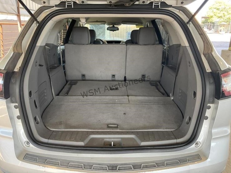 chevrolet-traverse-ls-image-10