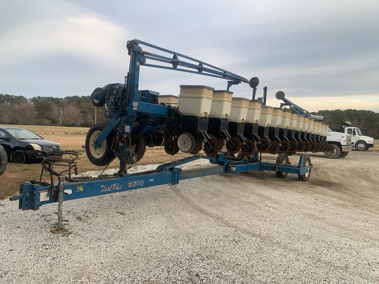 kinze-3600-image-2