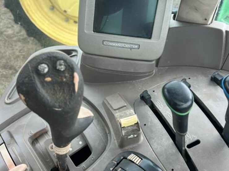 john-deere-7330-image-23