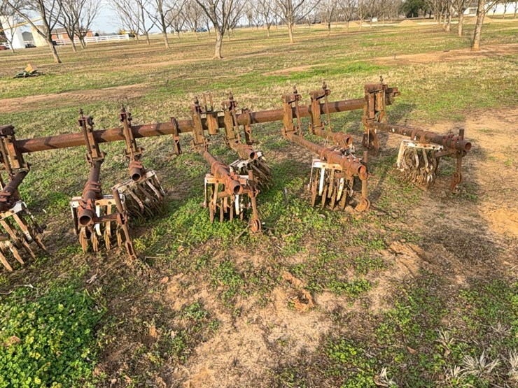 lilliston-4-row-rolling-cultivator-on-38”-rows-image-26