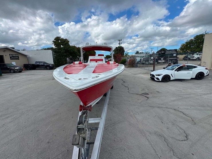 2007-avanti-36-boat-with-tri-axle-boat-trailer-image-6