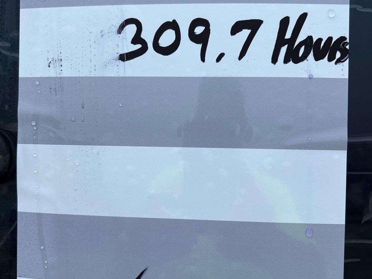 2023-new-holland-c327-image-34