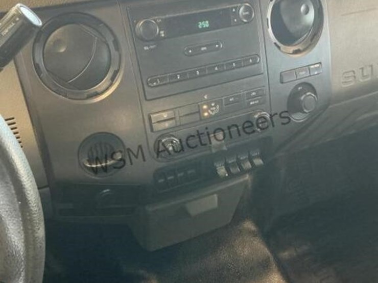 2012-ford-f550-image-17