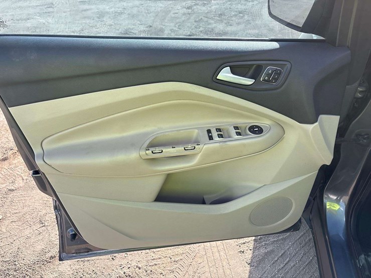 2013-ford-escape-image-12