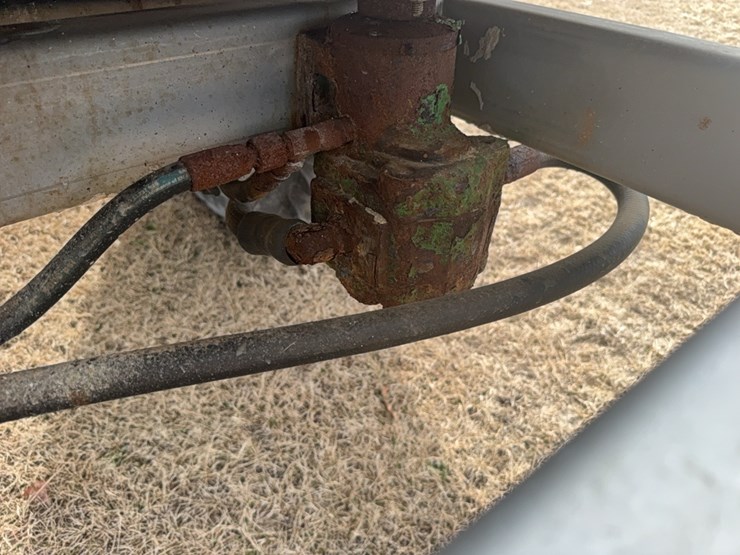 newton-crouch-spreader-cart-image-33