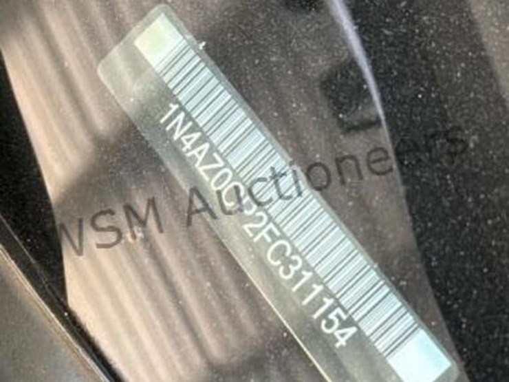 2015-nissan-leaf-s-hatchback-image-14