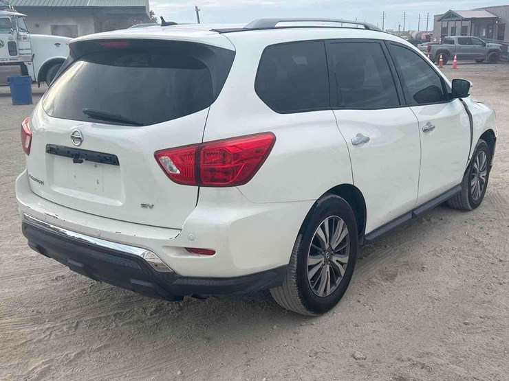 2018-nissan-pathfinder-image-3