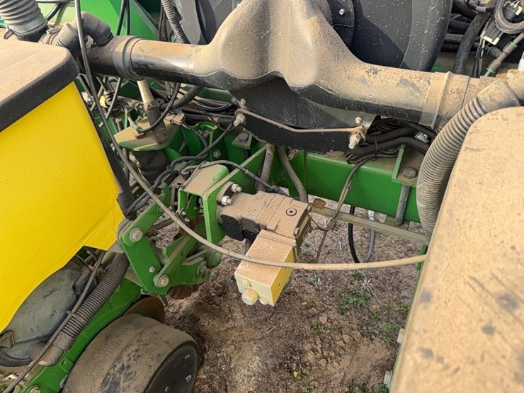 john-deere-1725-image-49