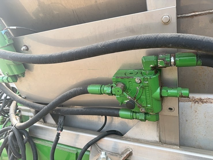 newton-crouch-spreader-cart-image-10