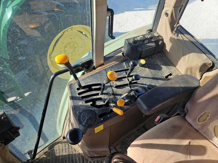 1996-john-deere-6400-image-19