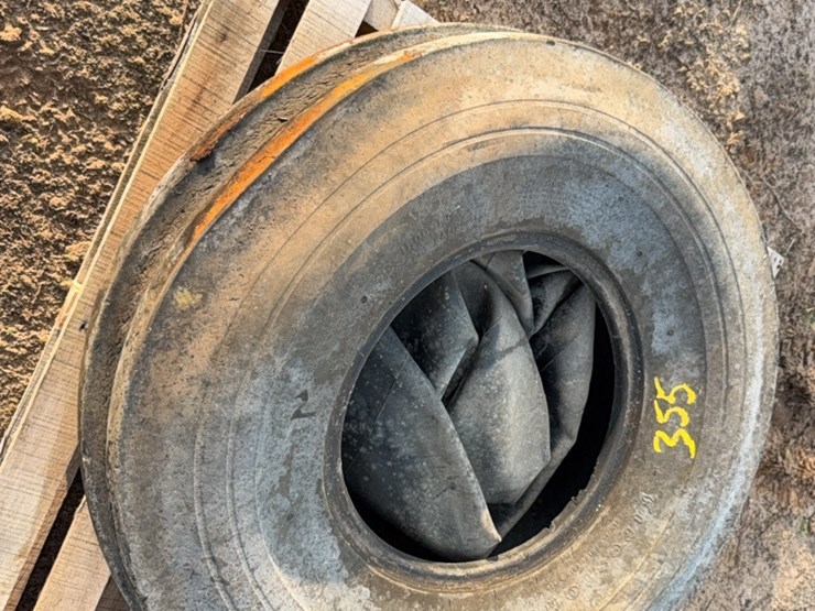 11.00–16-tractor-tire-￼-image-15