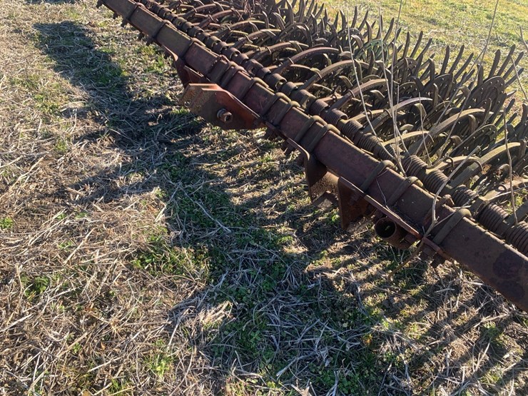 caterpillar-12-image-3