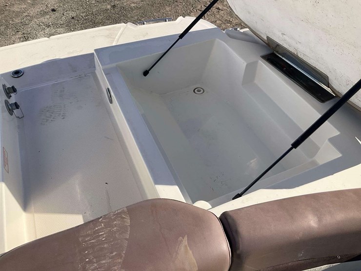 2014-sea-ray-250slx-bowrider-boat-with-t/a-boat-trailer-image-28