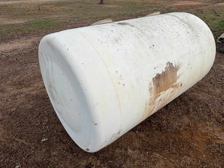 dual-compartment,-fiberglass-tank-appears-to-be-intact-image-8