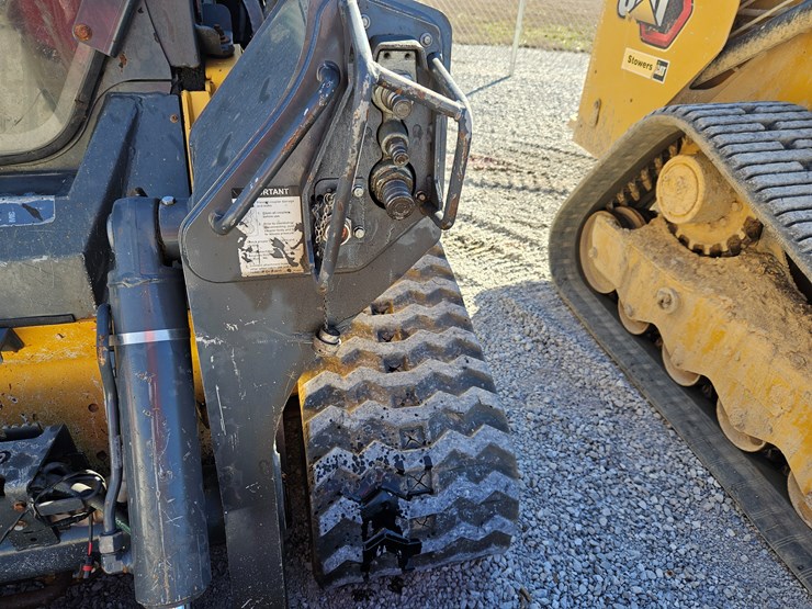 2020-deere-333g-image-6