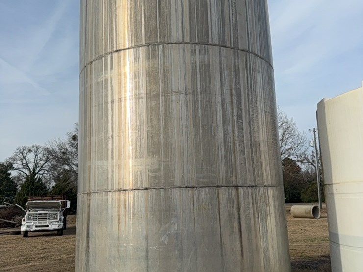 john-blue-12,000-gallon-aluminum-upright-tank-image-2