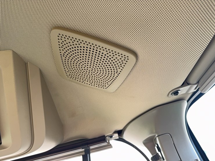 2022-john-deere-8r-410-image-67