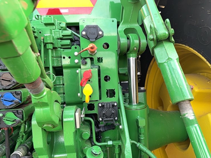 2022-john-deere-8r-410-image-40