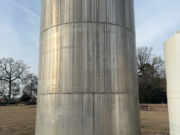 john-blue-12,000-gallon-aluminum-upright-tank-image-6