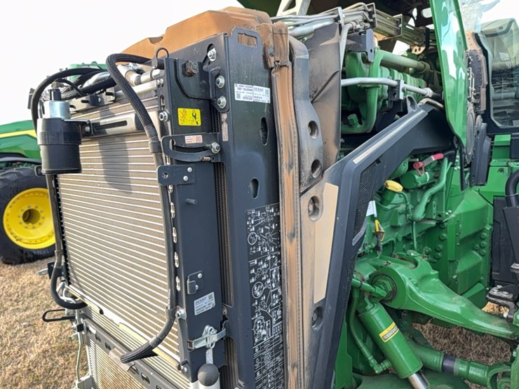 2022-john-deere-8r-410-image-15