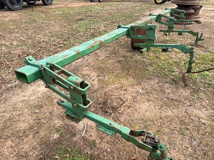 john-deere-cultivator-with-no-three-point-hitch-with-four-cultivator-units-image-11