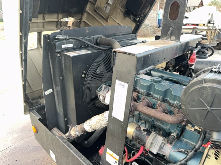 doosan--trailer-type-air-compressor-image-17