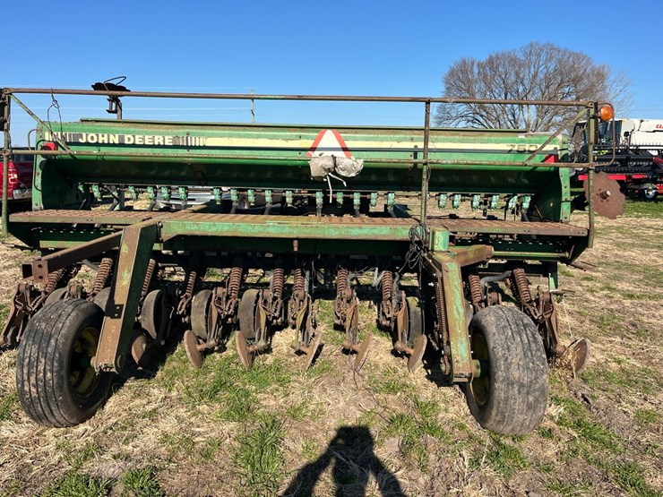 john-deere-750-image-11