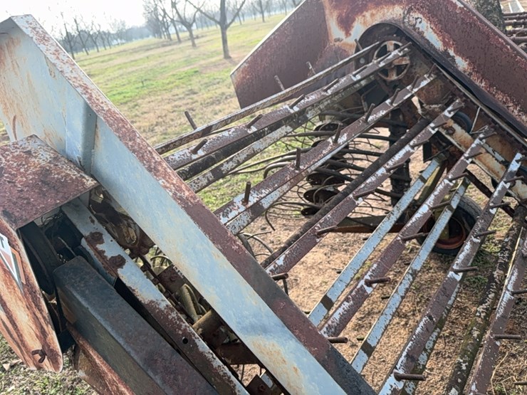 uft-2-row-peanut-digger/inverter-image-18