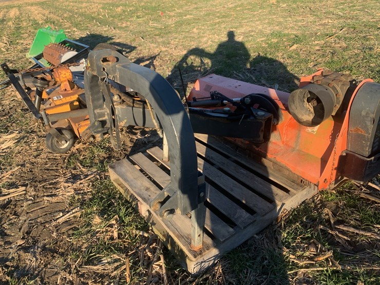 offsetting-flail-mower-image-2