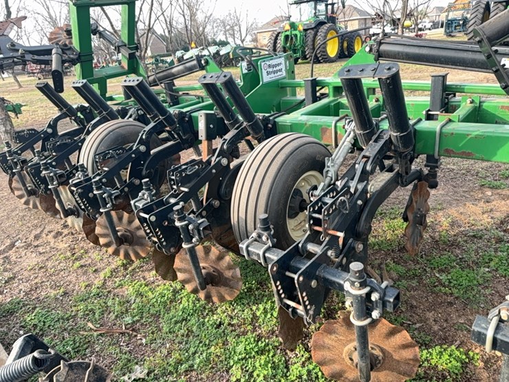 unverferth-ripper-stripper-image-25