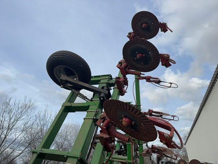 unverferth-ripper-stripper-image-14