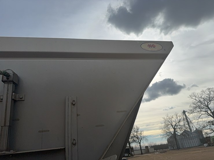 newton-crouch-spreader-cart-image-36