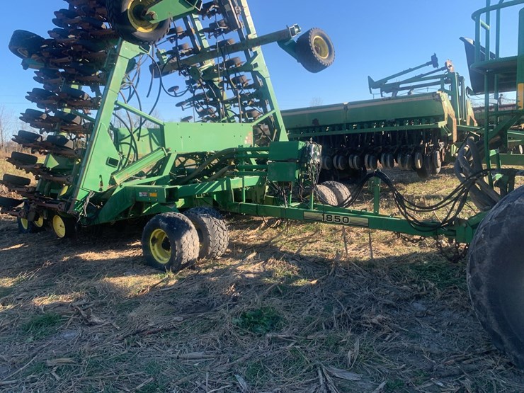 john-deere-1850-image-3