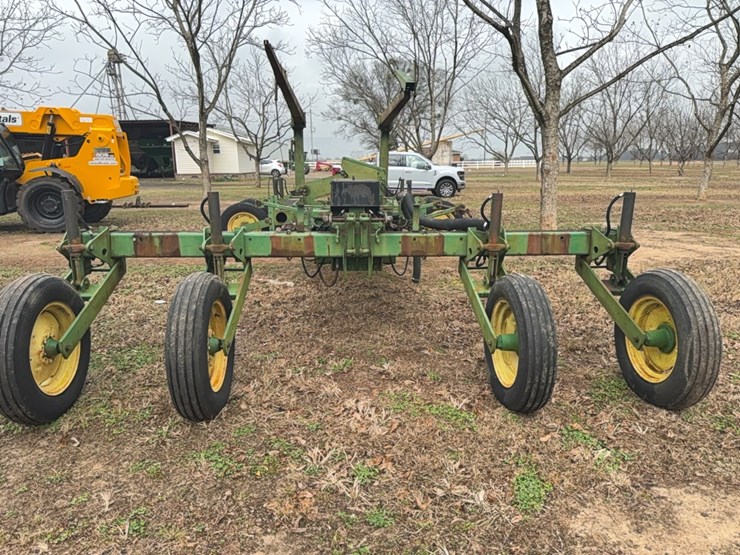 john-deere-7300-image-18