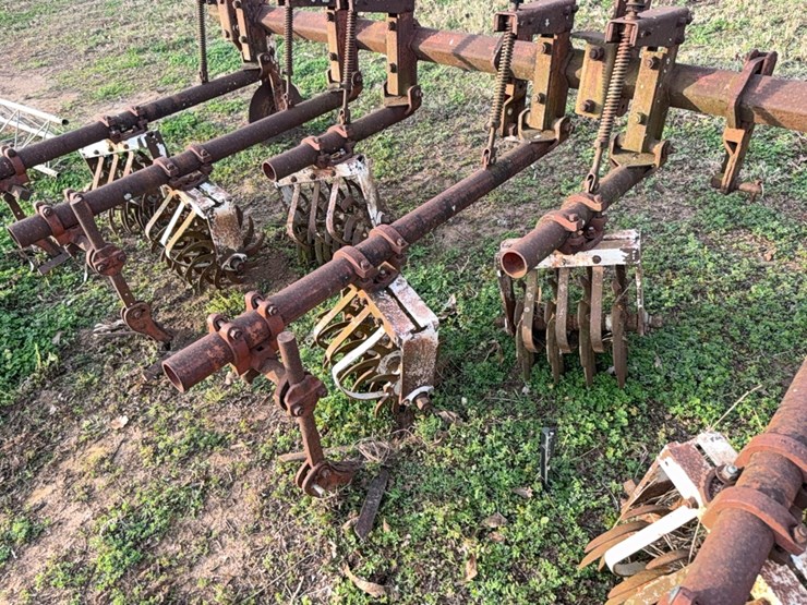 lilliston-4-row-rolling-cultivator-on-38”-rows-image-44