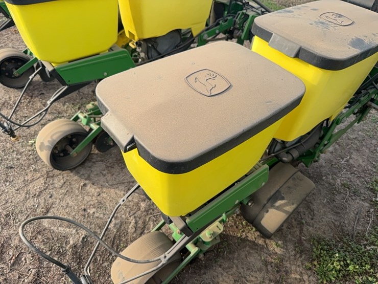 john-deere-1725-image-39