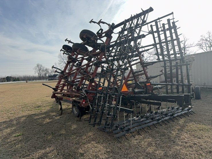 case-ih-tiger-mate-￼-field-cultivator-image-28