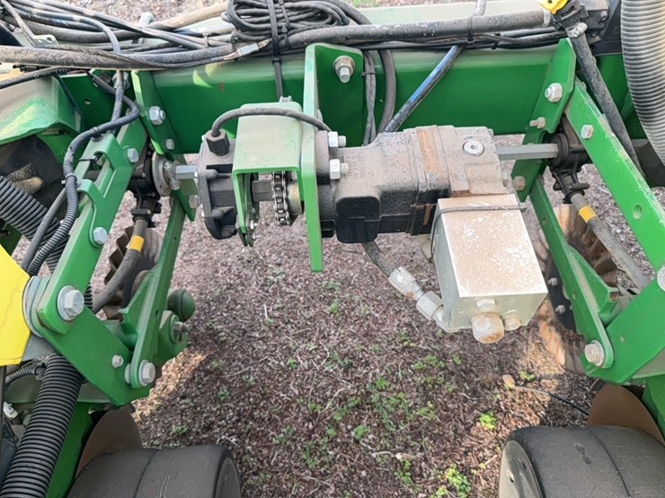 john-deere-1725-image-55