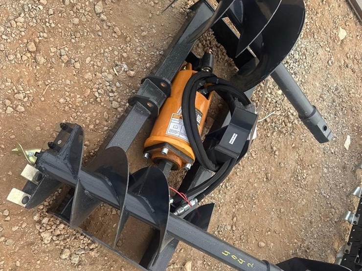 wolverine-adb-131218r-skid-steer-auger-attachment-image-1