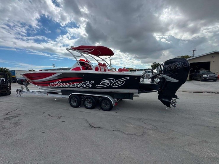 2007-avanti-36-boat-with-tri-axle-boat-trailer-image-1