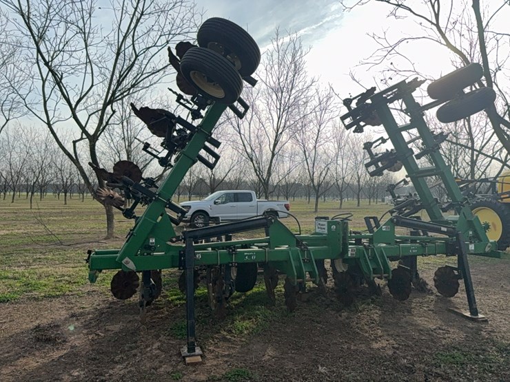 unverferth-ripper-stripper-image-14