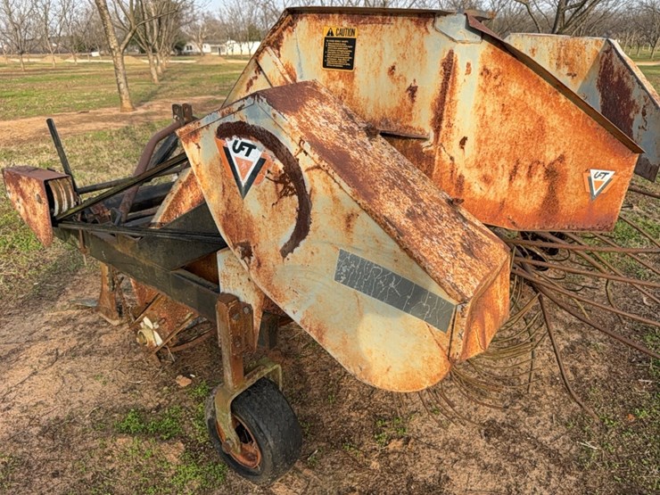 uft-2-row-peanut-digger/inverter-image-34