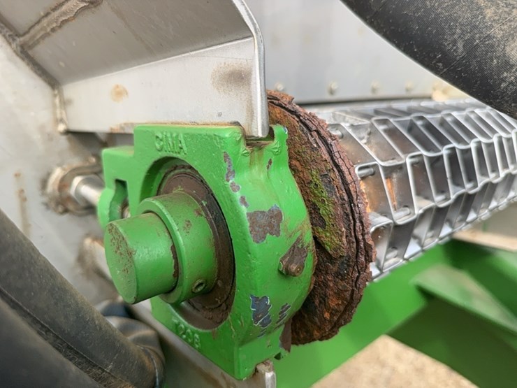 newton-crouch-spreader-cart-image-47